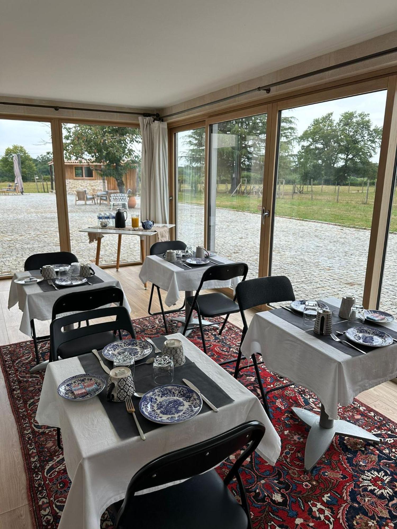 Fantastic Petit Beauval Hotel Saint-Sulpice-et-Cameyrac Exterior photo